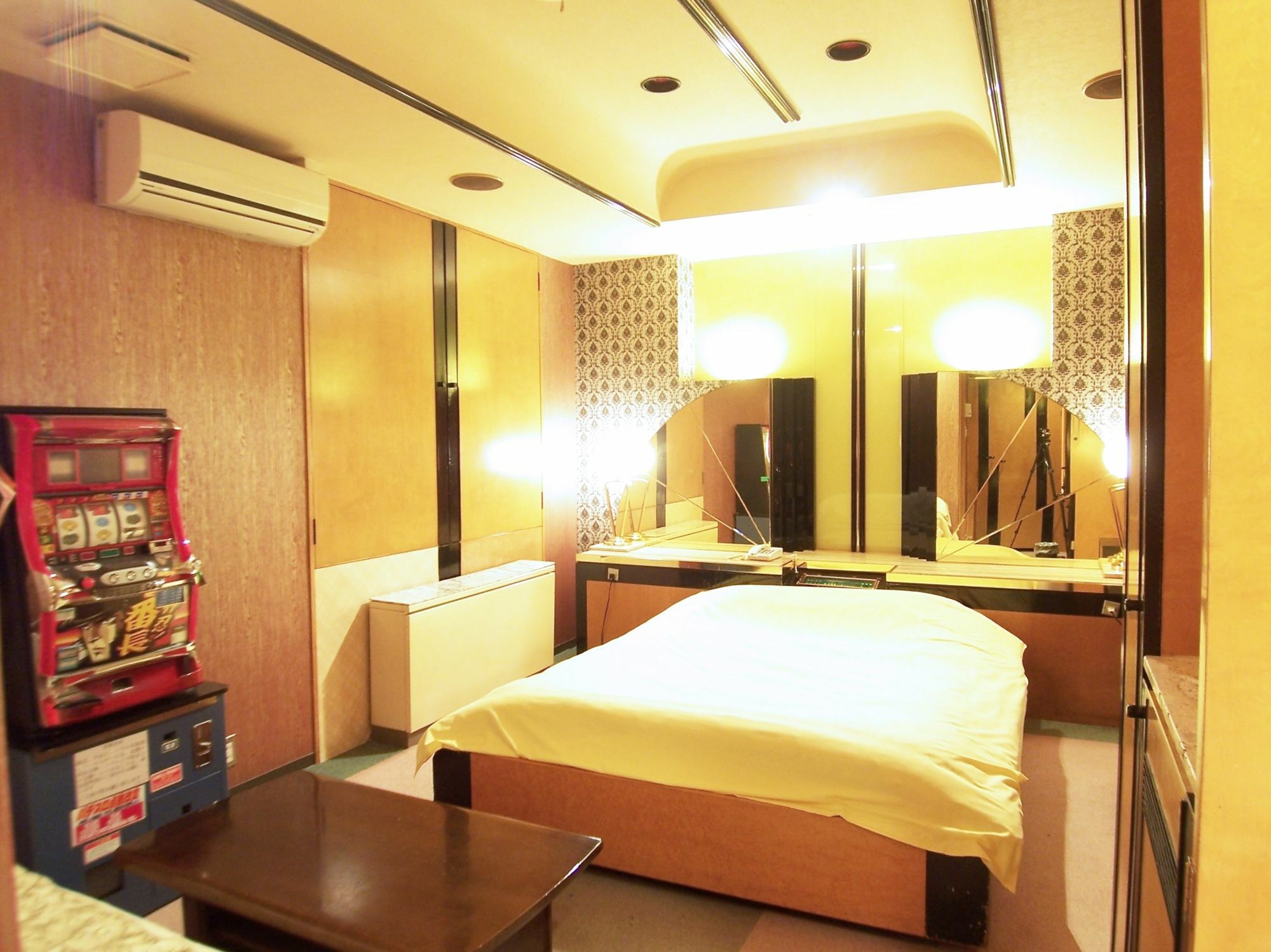 Hotel Pyramid (Adults Only) Himeji Zewnętrze zdjęcie